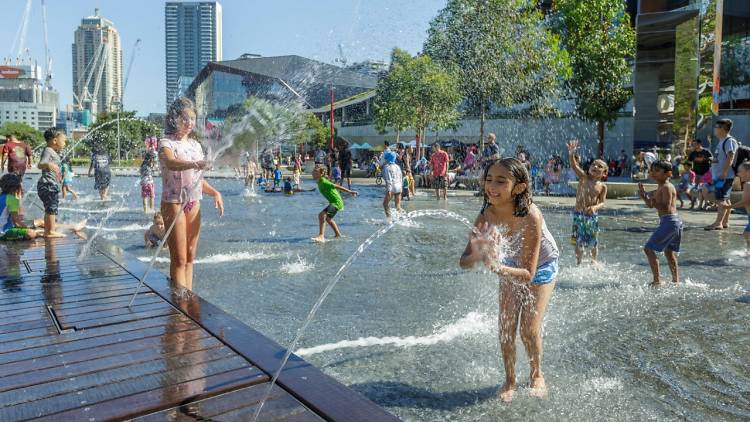 Darling Harbour water play