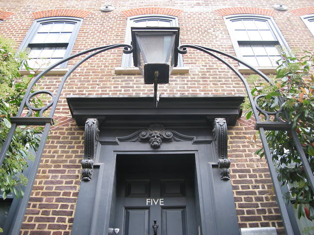 Spitalfields Walk and Huguenot House Experience Spitalfields Walk and Huguenot House Experience