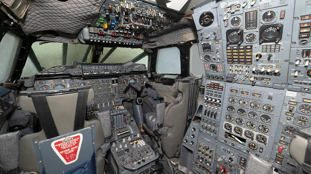 concorde interior cockpit