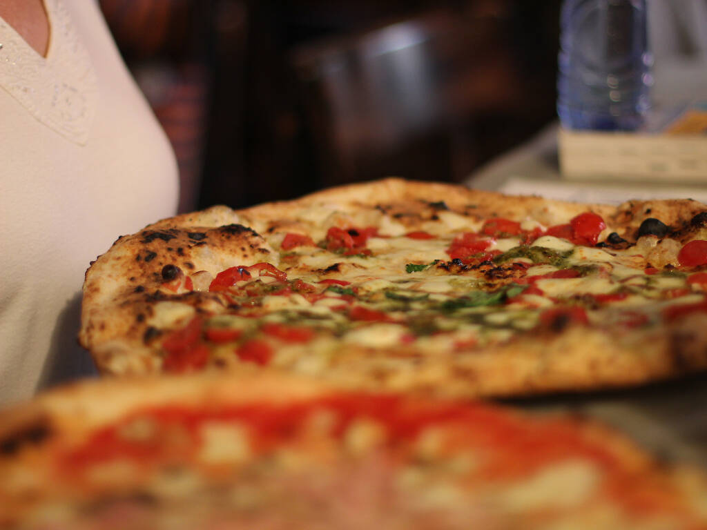 13 Best Pizzerias in Naples, Picked By Locals