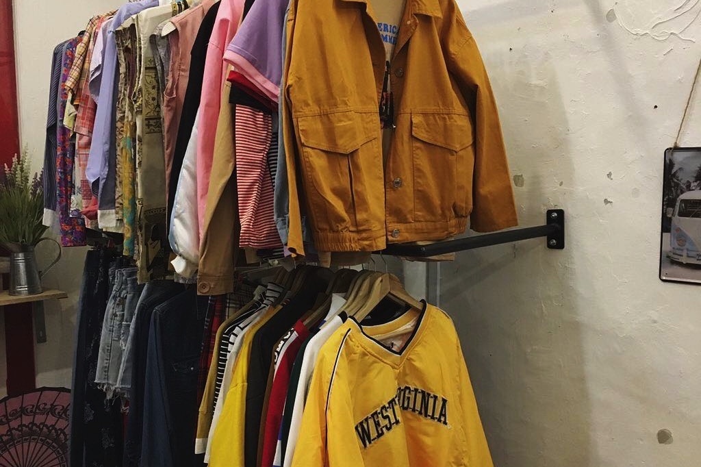 90s clothes store