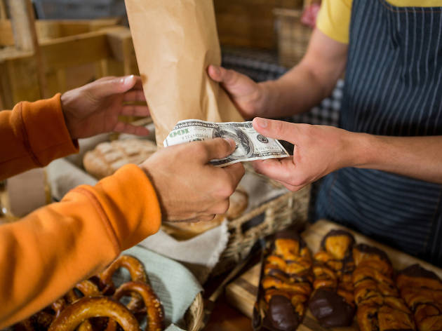 Every store in NYC store must accept cash under new law Every store in NYC store must accept cash under new law