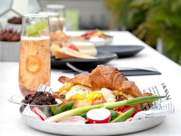 Fancy a glamorous rooftop brunch overlooking Tel Aviv? Fancy a glamorous rooftop brunch overlooking Tel Aviv?