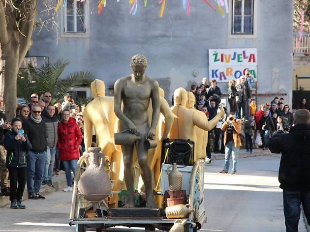 Balinjerada: Vehicle Race Under Masks Balinjerada: Vehicle Race Under Masks