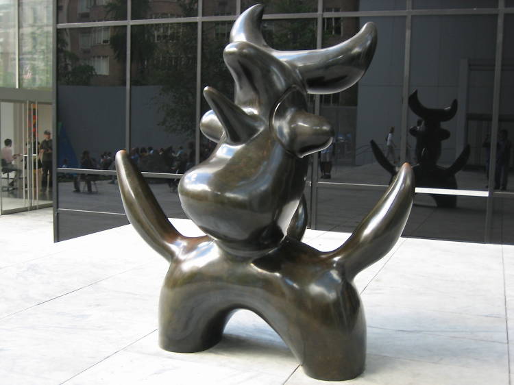 Joan Miró, Oiseau lunaire (Moonbird), Solow Building, W 58th St between Fifth and Sixth Ave