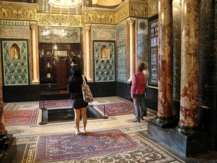 Fall in love over interiors at Leighton House Museum