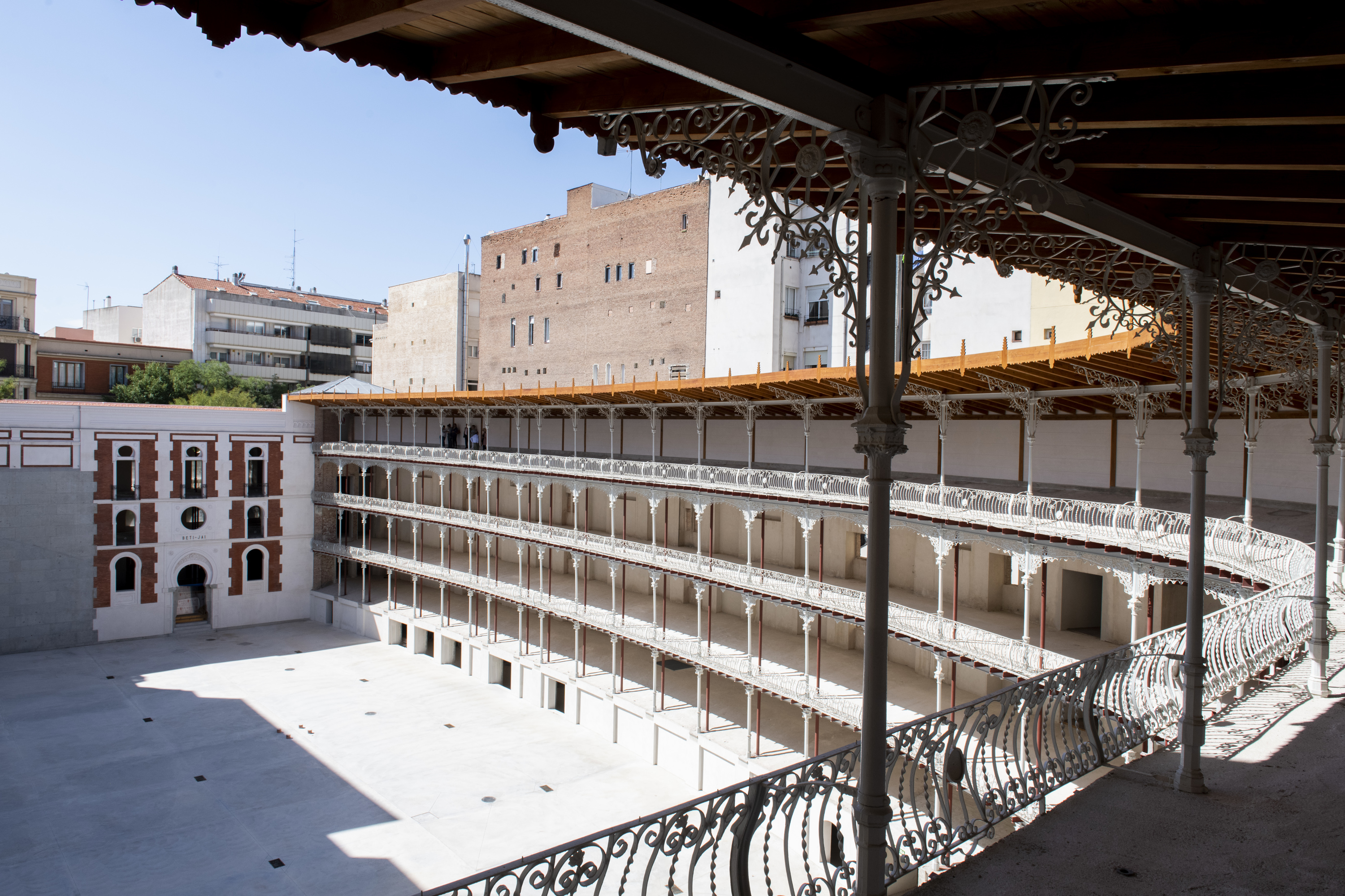 Frontón Beti Jai