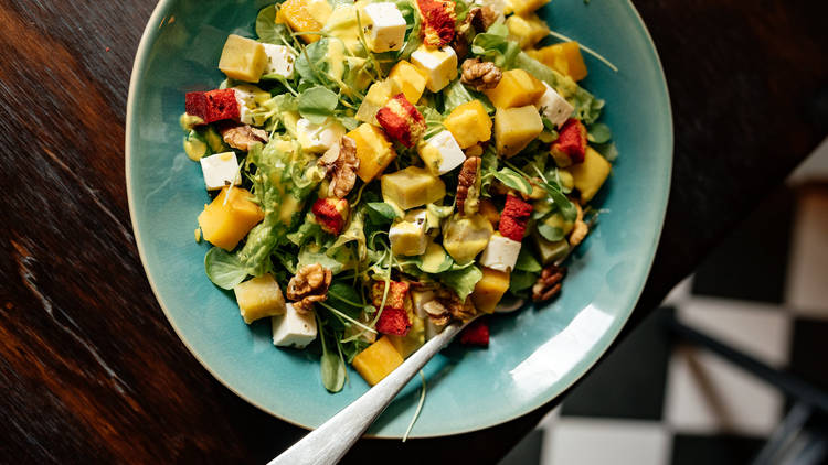 Salada de Queijo Feta e Agrião