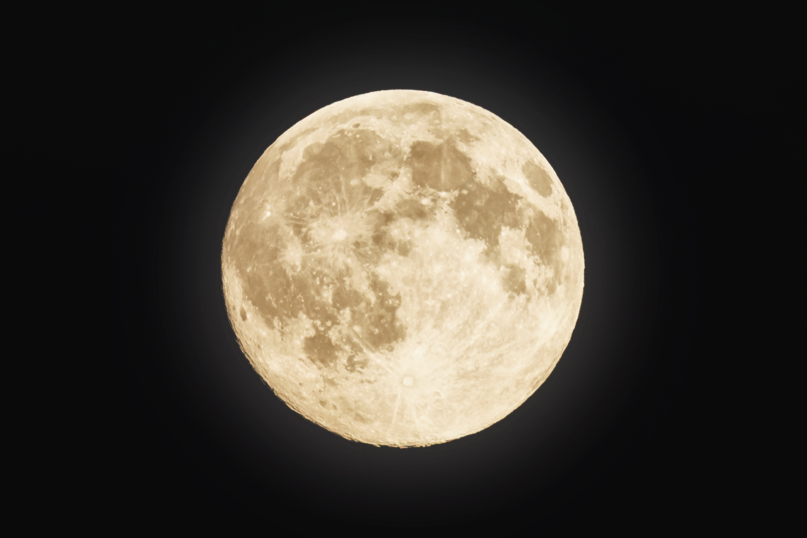 S lua. Круглый месяц. Moon. Moon White. Луна 26.