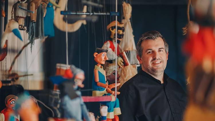 Uma exposição assinala os 20 anos de carreira de Rui Sousa, fundador das Marionetas da Feira