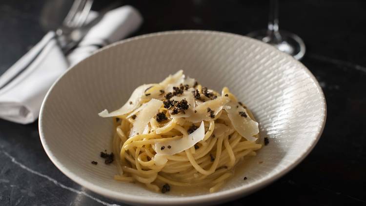 A bowl of Cacio e Pepe at Elva