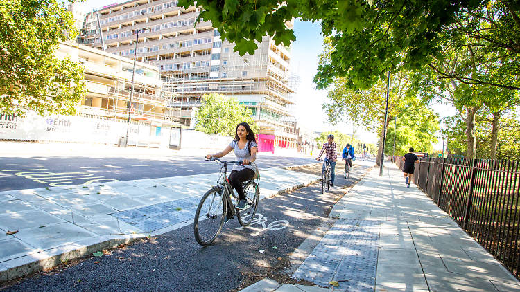 C17: Elephant and Castle to Burgess Park