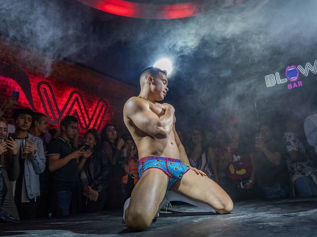 Blow Bar Blow bar es uno de los nuevos antros y bares gay de la cdmx