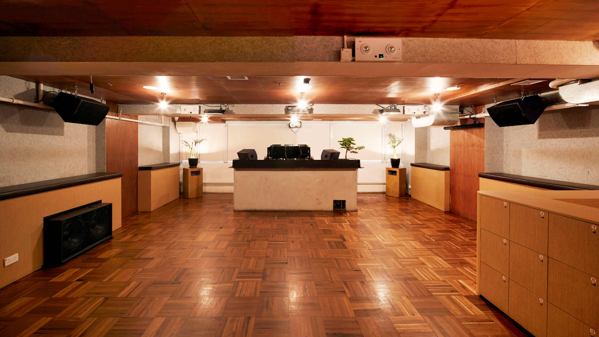 宀 (Mihn) | Clubs in Central, Hong Kong