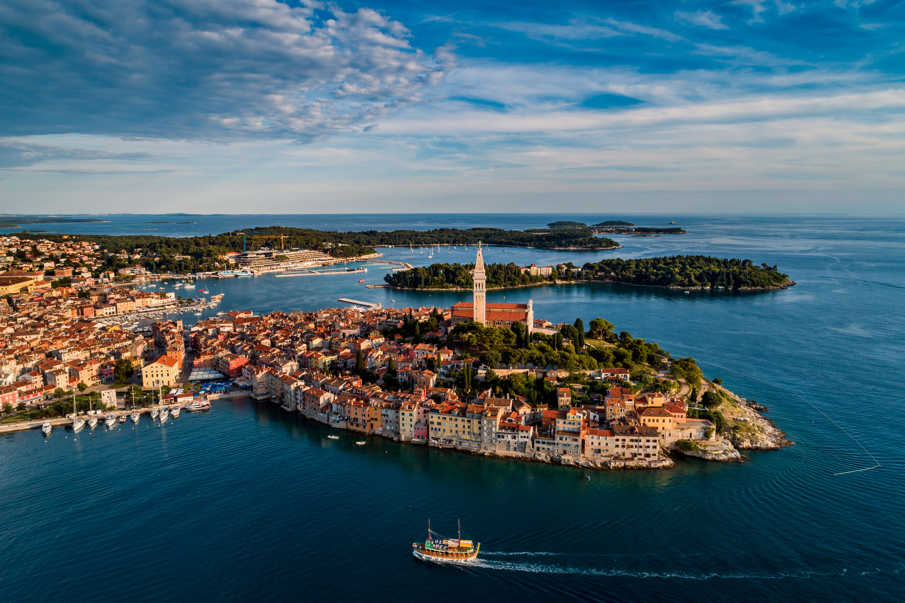 В ровень. Ровинь Хорватия. Полуостров Истрия Хорватия. Ровинь Истрия. Istria Porec Хорватия.