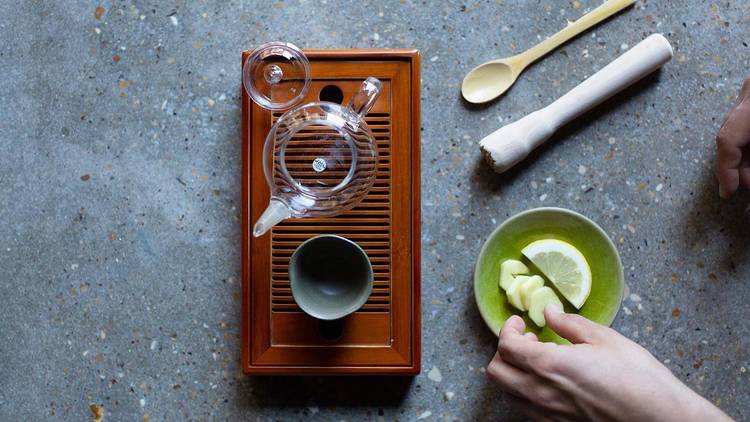 Cuillère à Café - Boire du thé pour oublier