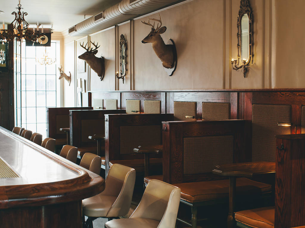 46 Best Bars in Chicago You Should Be Drinking At This Week