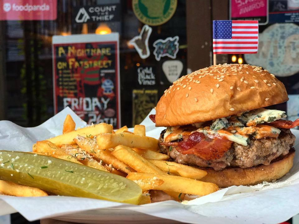 Fatty's Bar & Diner | Restaurants in Din Daeng, Bangkok