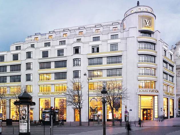 12 tonnes de gel hydroalcoolique par semaine — LVMH 12 tonnes de gel hydroalcoolique par semaine — LVMH