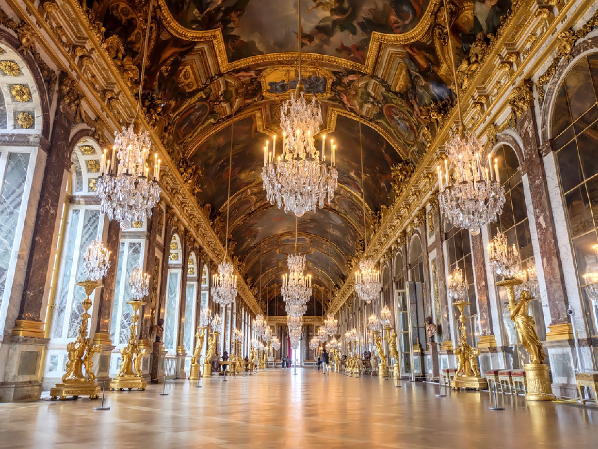 Галереи версаля. Версальский дворец Версаль Барокко. Зеркальная галерея Версальского дворца. Версаль Франция Барокко.