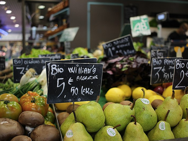 Les supermarchés parisiens vont vendre 100 % de fruits et légumes français Fruits