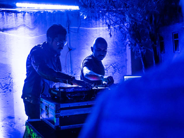 Art-Net art-net con dj Renzo en fiesta exterior