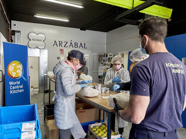 La ONG del conocido chef José Andrés aterriza en Madrid de la mano del Grupo Arzábal Preparando comida para los más necesitados en Madrid