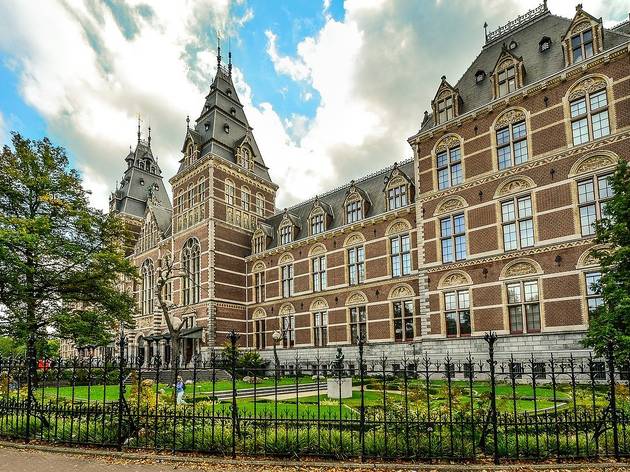12 museus internacionais para visitar sem sair do sofá O Rijksmuseum, em Amesterdão, é um dos museus que pode visita