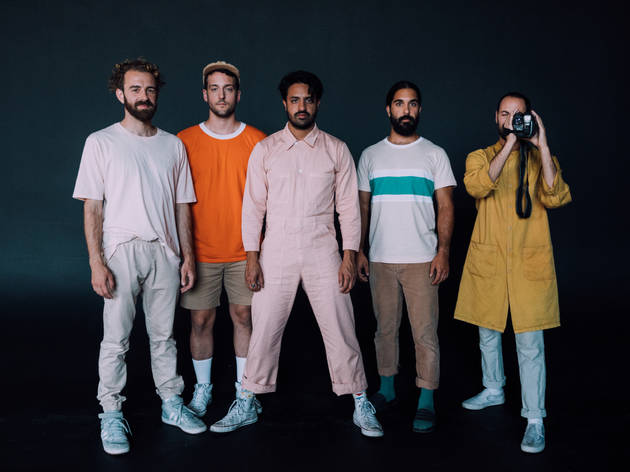 Young the Giant Young the Giant festeja el décimo aniversario de su álbum debut con un show en línea