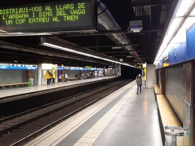 El metro y el bus serán gratis en Barcelona hasta el 9 de abril Parada de metro de Barcelona