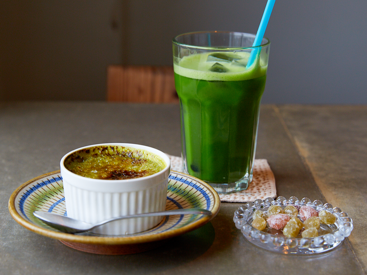 抹茶で一息つく。