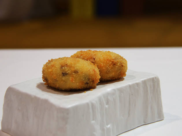Tenemos la receta definitiva de la croqueta de jamón, la ganadora del campeonato nacional celebrado en MadridFusión Dos croquetas