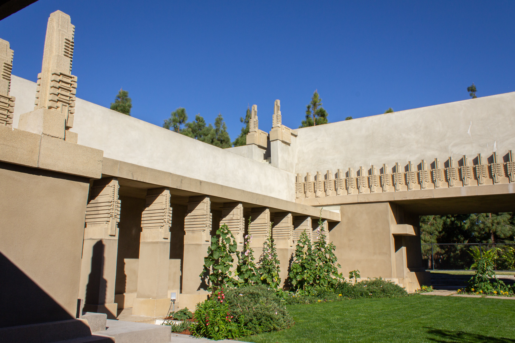 Hollyhock House