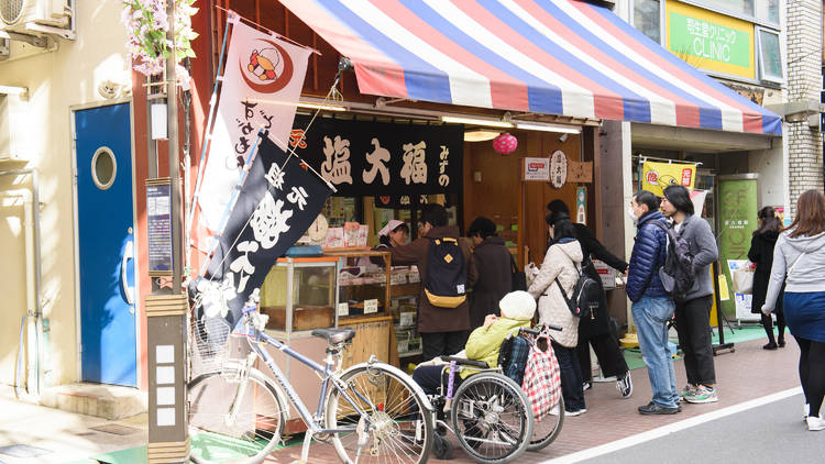 巣鴨地蔵通り商店街