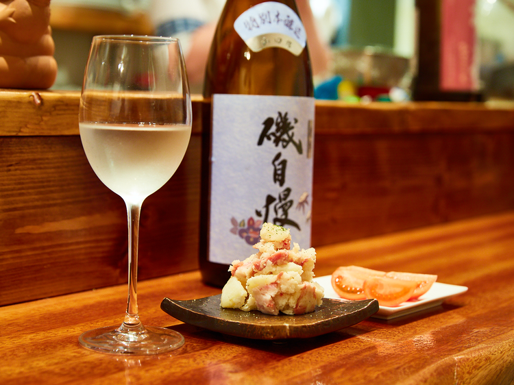 日本酒の造詣を深める。