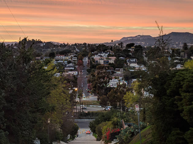 Listen to the hills of Silver Lake erupt in cheers for medical workers Listen to the hills of Silver Lake erupt in cheers for medical workers