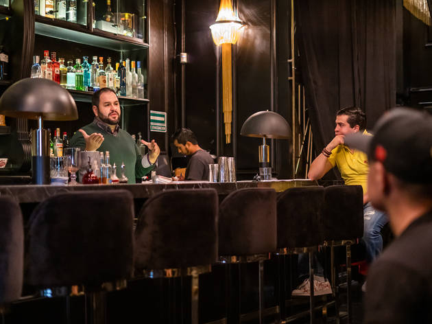 LAB London Academy of Bartenders ¿Te interesa formar una profesión en bartending? LAB México te ayuda a formalizar este camino con talleres y clases especiales