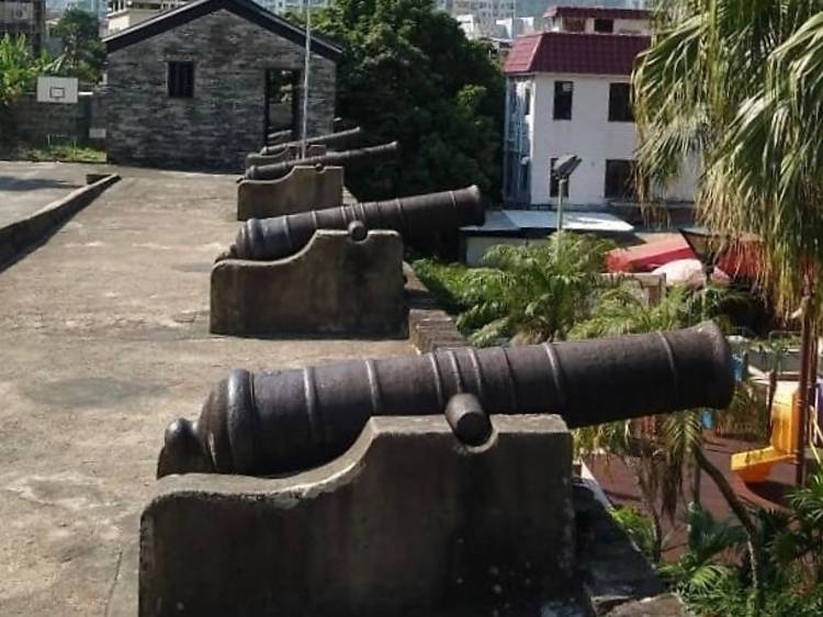 Visit Tung Chung Fort
