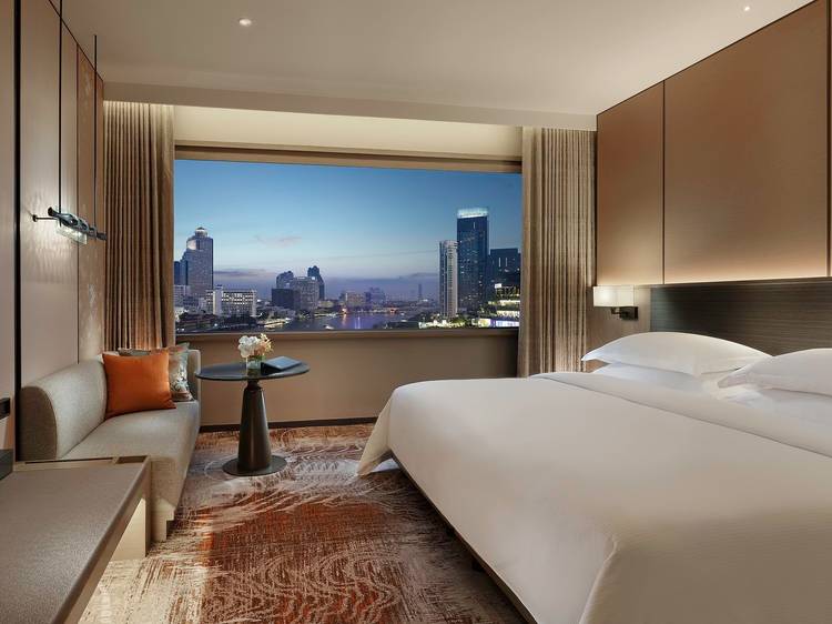 You can now isolate yourself at Millennium Hilton with 3 meals a day for B2,378 net per night