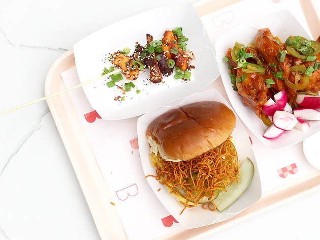 These 7 Chicago restaurants let you send food straight to frontline workers mini mott, mott, burger, time out market, cheeseburger, hamburger, fries, patio