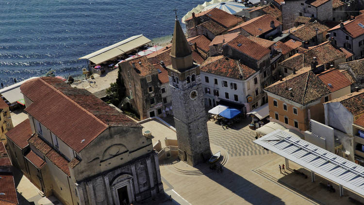 Istrian town of Umag houses its own Freedom square, which features a 17th-century cistern and an Adriatic sea backdrop