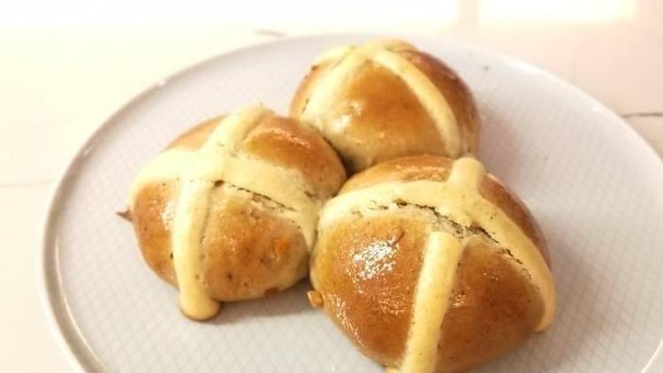 Miam Bakery hot cross buns easter