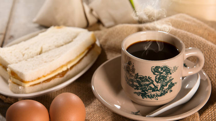singapore breakfast, kopi, kaya toast