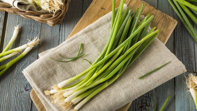 Raw Organic Green Onions