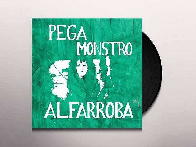 Pega Monstro - Alfarroba Pega Monstro - Alfarroba