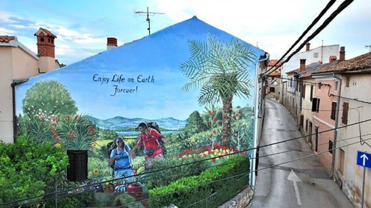 Enjoy life by Stipan Tadić (Mural), Vodnjan