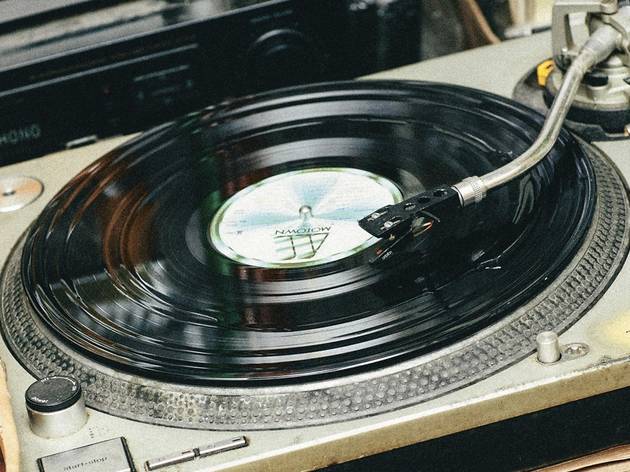 vinyl hero_paul au interview_print zh009_vertical vinyl hero