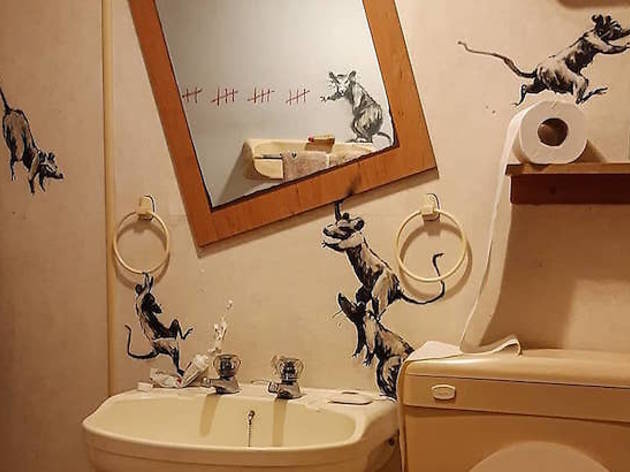Confiné, Banksy dévoile sa nouvelle œuvre… dans sa salle de bain Confiné, Banksy dévoile sa nouvelle œuvre… dans sa salle de bain
