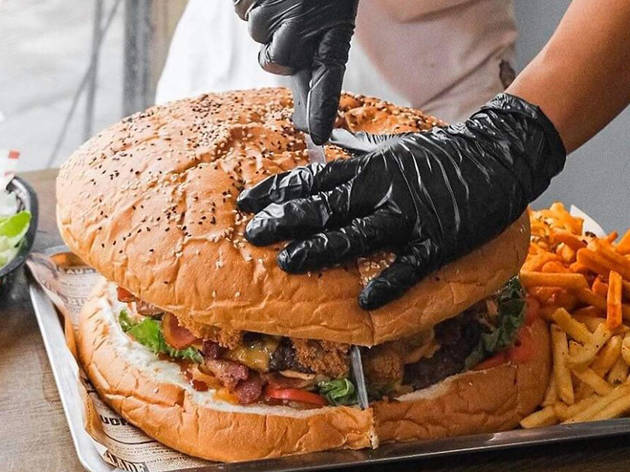 Chris Steaks & Burgers
