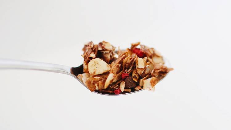 E para o iogurte, qual vai ser o topping? Granola, claro